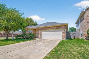 24634 Lakecrest Creek Dr in Katy, TX - Building Photo