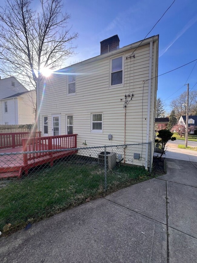 24570 Glenbrook Blvd in Euclid, OH - Building Photo - Building Photo