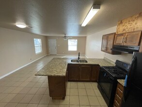 10724 Lydia Rd in Socorro, TX - Building Photo - Building Photo