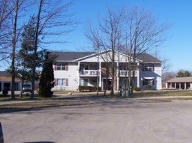 320 Oxford Ct Apartments