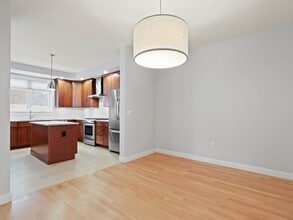 431 Neponset St in Norwood, MA - Foto de edificio - Building Photo