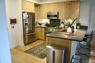722 Americana Way-Unit -531 in Glendale, CA - Building Photo - Building Photo