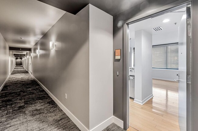250 King St in San Francisco, CA - Building Photo - Building Photo