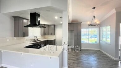 15720 Reed Dr in Fontana, CA - Building Photo - Building Photo