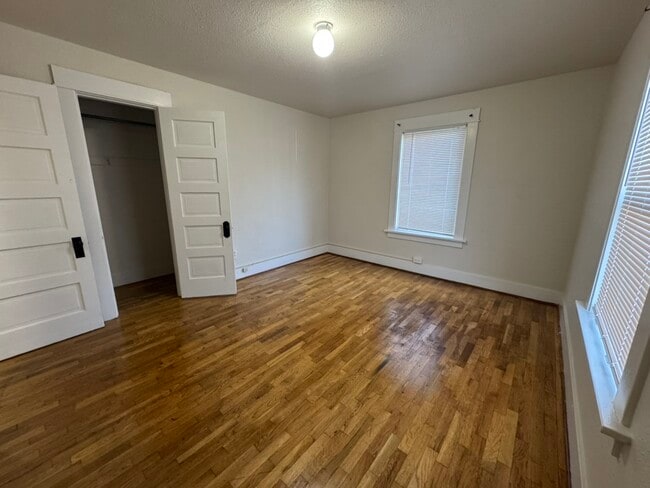 property at 1301 S 6th Ave