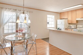 12001 State Rte 5320, Unit SI ID1473428P in Reston, VA - Foto de edificio - Building Photo