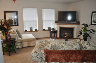 1417 Estate Pl in Fircrest, WA - Building Photo - Building Photo