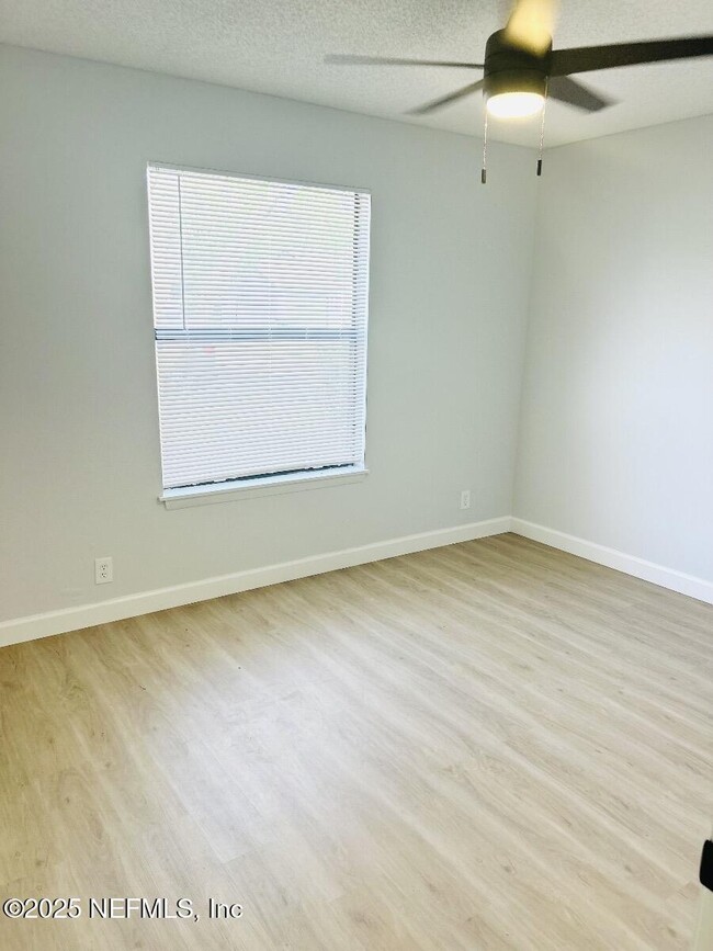 property at 10652 Meadowlea Dr