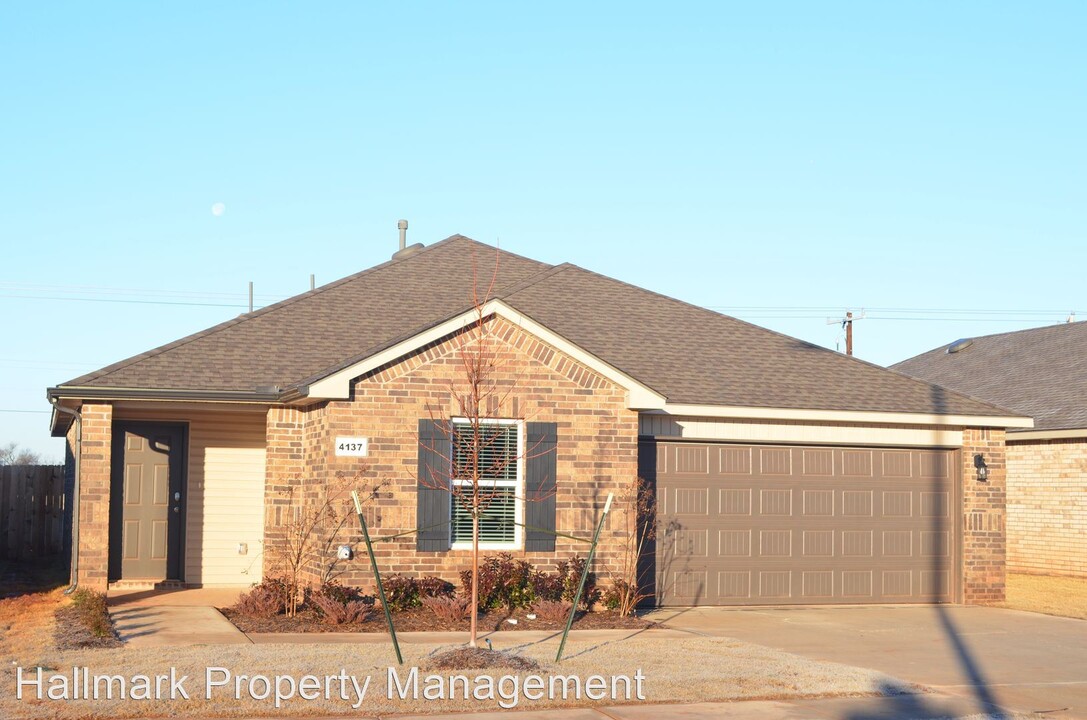 4137 Sara Pk Dr in Mustang, OK - Building Photo