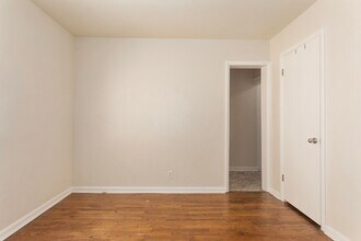 9711 E 18th St S, Unit 1801 in Independence, MO - Building Photo - Building Photo