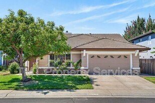 8874 Mandalay Way in Elk Grove, CA - Building Photo