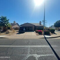 14076 N 26th Ave in Phoenix, AZ - Building Photo