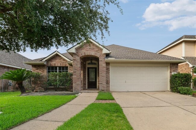 property at 7030 Thistlewood Park Ct