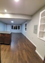 411 Brewer St in East Hartford, CT - Building Photo - Building Photo