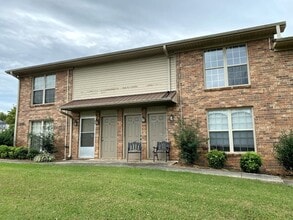 2014 Hobbs Rd SE in Huntsville, AL - Building Photo - Building Photo