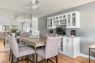 5625 Trailwinds Dr in Ft. Myers, FL - Building Photo - Building Photo