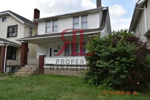 765 E Deshler Ave in Columbus, OH - Building Photo