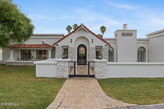 10111 E Cholla St in Scottsdale, AZ - Building Photo - Building Photo