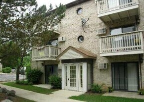 444 E Osage Ln, Unit 1 A in Palatine, IL - Building Photo