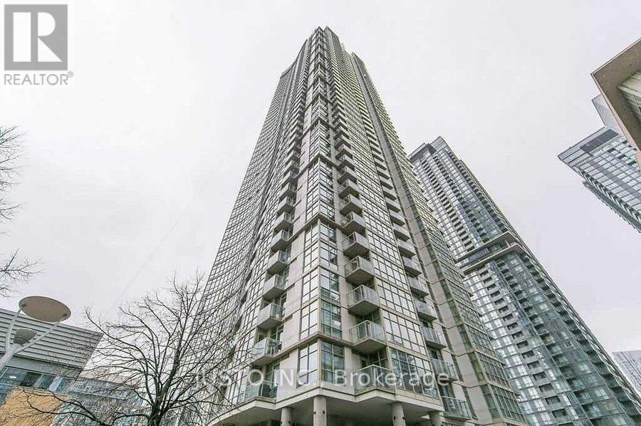 35-3135 Mariner Terrace in Toronto, ON - Building Photo