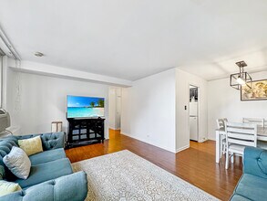 3950 N Lake Shore Dr, Unit 623 in Chicago, IL - Foto de edificio - Building Photo