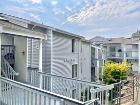 17300 91st Ave NE in Bothell, WA - Building Photo