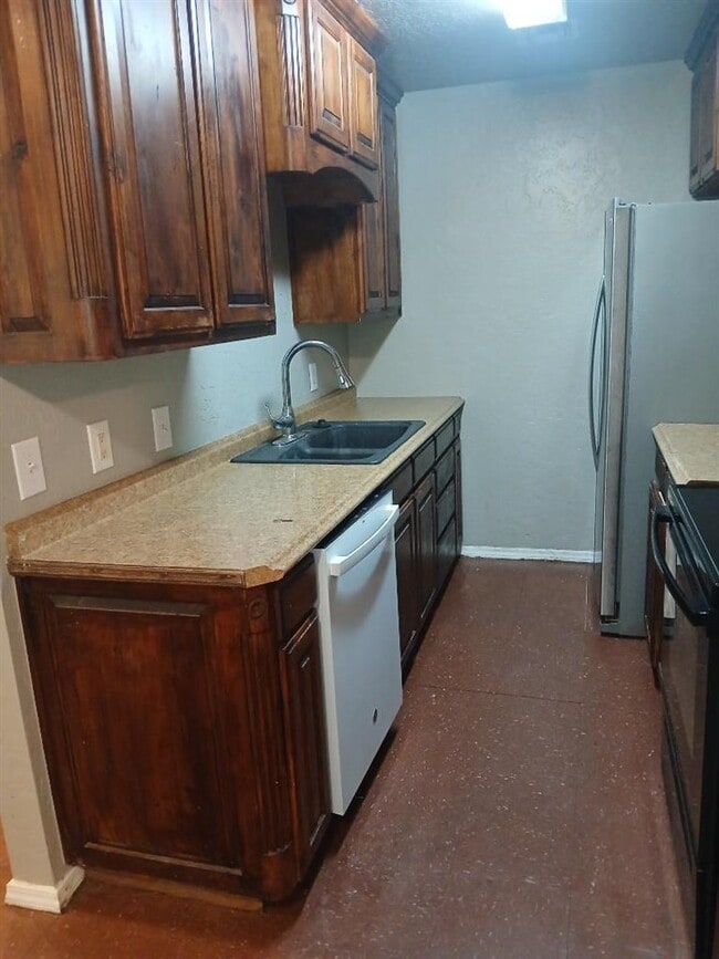 411 SW Garfield Ave in Lawton, OK - Building Photo - Building Photo