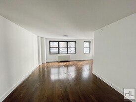 5 AVENUE, Unit 2F in New York, NY - Building Photo