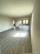 10555 Varmus Dr in Converse, TX - Building Photo - Building Photo
