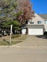 7425 Wistful Vista Dr, Unit 101 in West Des Moines, IA - Foto de edificio - Building Photo
