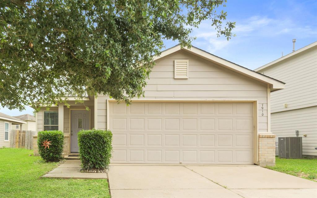 7910 Buffalo View Ln in Cypress, TX - Building Photo