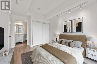 5168 Yonge St in Toronto, ON - Building Photo - Building Photo