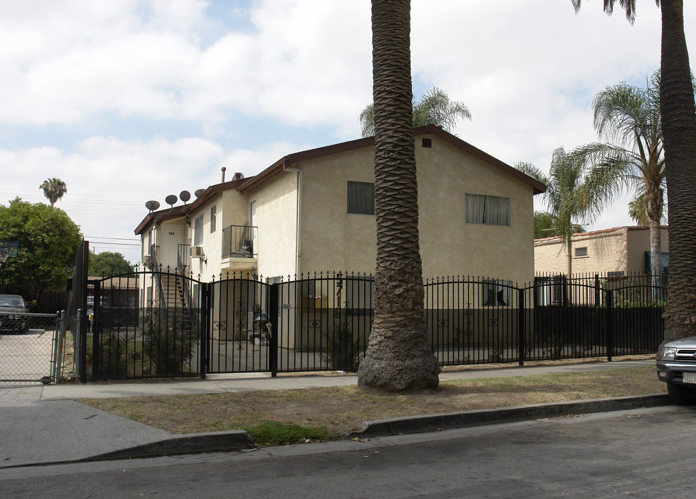 5716 Waring Ave in Los Angeles, CA - Building Photo