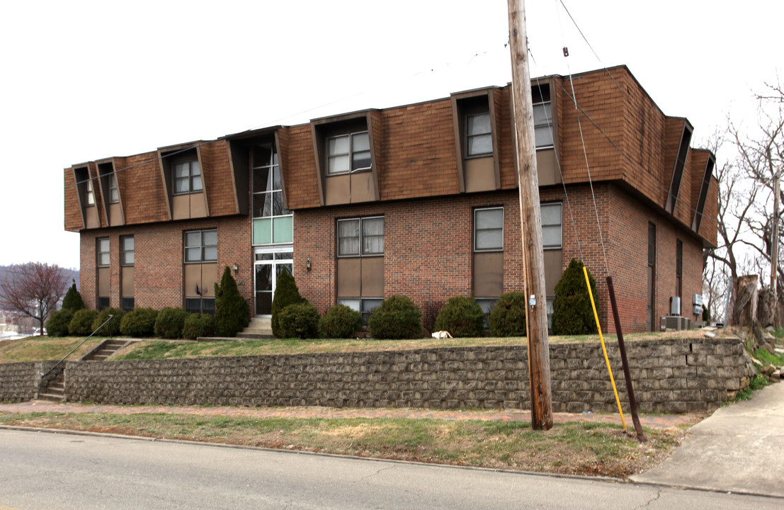 Bill Hill Apartments in Portsmouth, OH - Building Photo