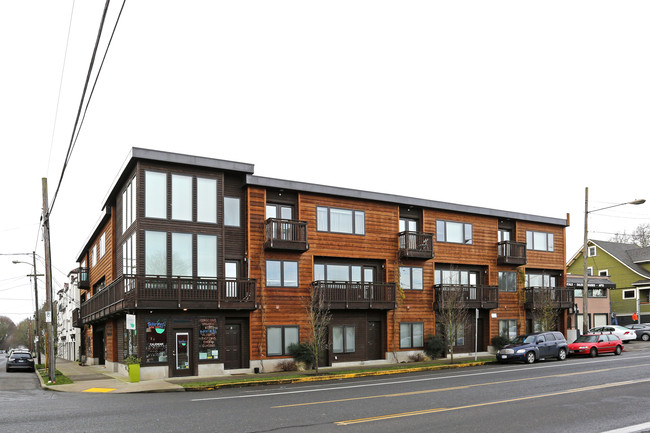 Glee Apartments in Portland, OR - Foto de edificio - Building Photo