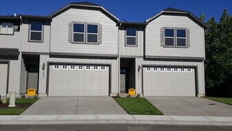 8203 NE 15th Ave in Vancouver, WA - Building Photo