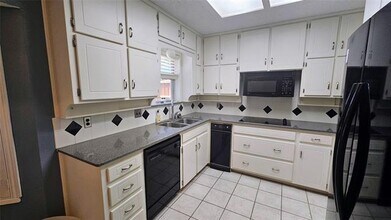 2529 Westpark Way Cir in Euless, TX - Building Photo - Building Photo