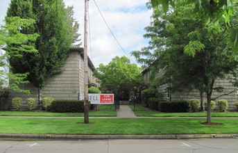 Nozama in Eugene, OR - Building Photo - Building Photo