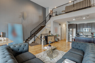 25 N Bishop in Chicago, IL - Building Photo - Interior Photo