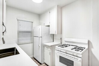 1231 12th St, Unit D in Santa Monica, CA - Building Photo - Building Photo