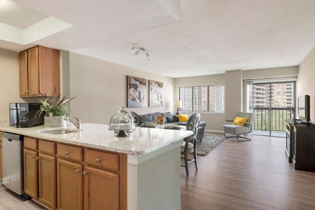 Cortland on South Eads in Arlington, VA - Building Photo - Building Photo