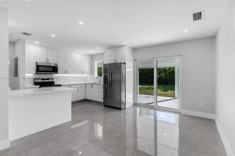 10790 SW 66th Dr in Miami, FL - Building Photo - Building Photo