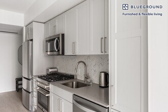 704 Spring St in Seattle, WA - Foto de edificio - Building Photo