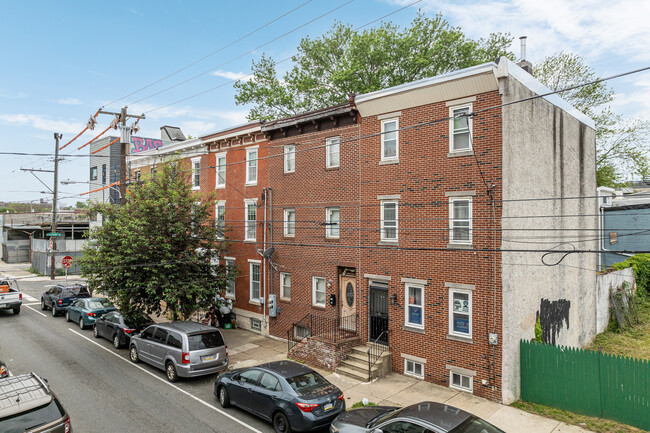 922 S 15th St in Philadelphia, PA - Building Photo - Building Photo