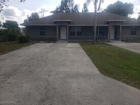 2620 Storter Ave in Naples, FL - Building Photo