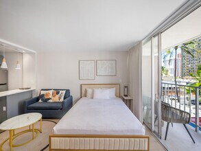 364 Seaside Ave in Honolulu, HI - Building Photo - Building Photo