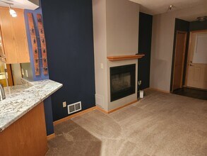 18194 Settlers Way in Eden Prairie, MN - Building Photo - Building Photo