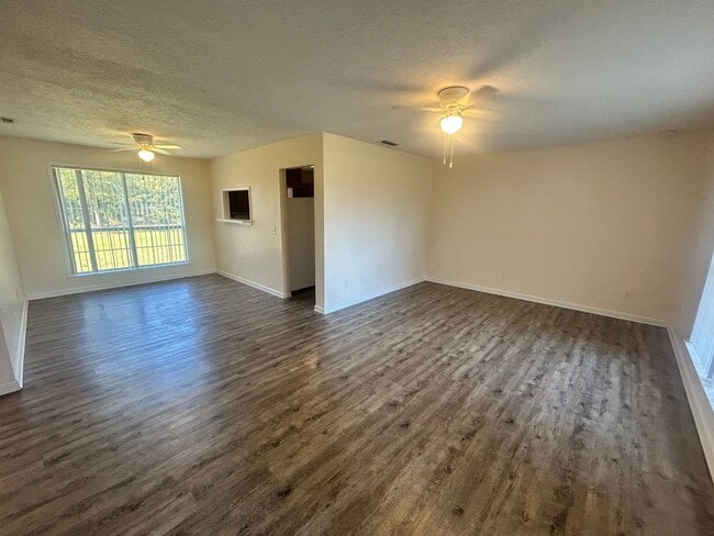 712 Michigan Ave in Lynn Haven, FL - Building Photo - Building Photo