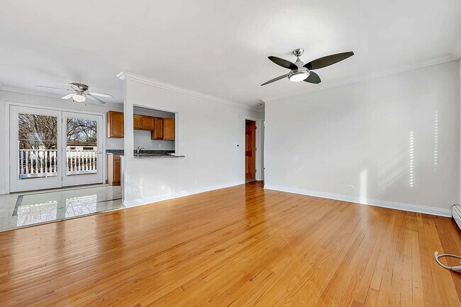 4386 Woodland Ave-Unit -2 in Western Springs, IL - Building Photo - Building Photo