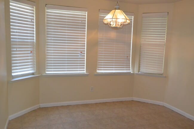 3540 S Cain Ct in Visalia, CA - Foto de edificio - Building Photo
